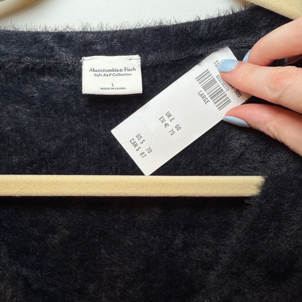 NWT Abercrombie and Fitch Black Soft V-Neck Fuzzy Cardigan Sweater - Picture 2 of 6